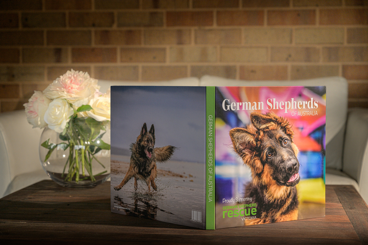 BOOK - GERMAN SHEPHERDS OF AUSTRALIA 1.0 BOOK - GERMAN SHEPHERDS OF AUSTRALIA 1.0